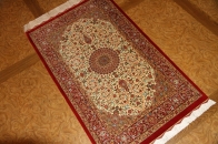 ハイクオリティーシルクの手織り玄関マットクム産地ペルシャ絨毯59095