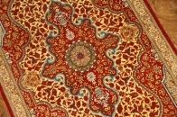 暖かい色合いのシルク玄関マットペルシャ絨毯56016