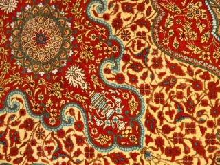 暖かい色合いのシルク玄関マットペルシャ絨毯56016