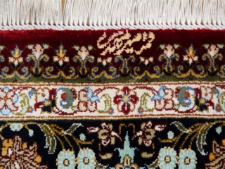 赤い色の玄関マットシルク手織りペルシャ絨毯クム56057