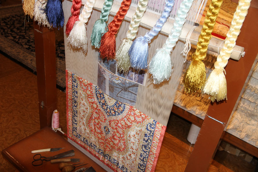 ペルシャ絨毯の織り機、ペルシャ絨毯を作り機械