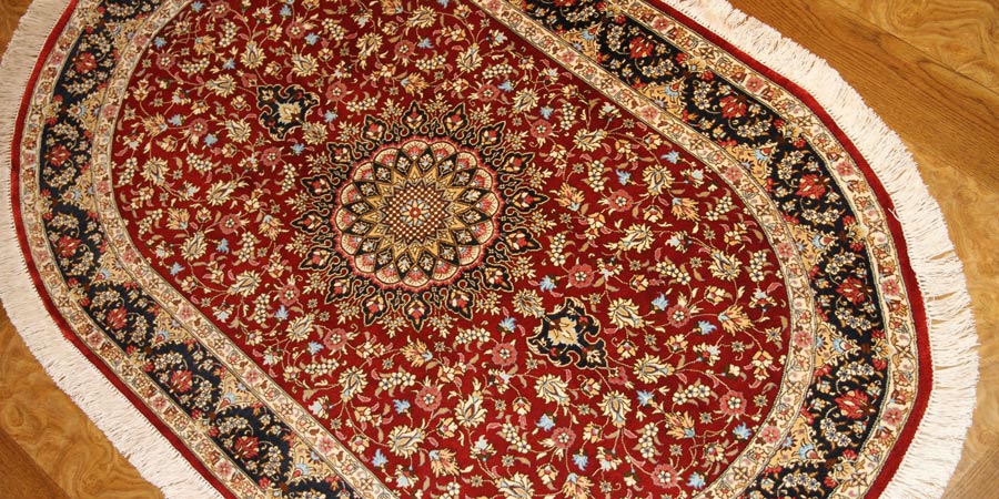 ペルシャ絨毯の形について、正方形、長方形、円形等。